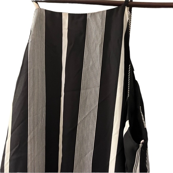 Forever 21 Maxi Dress size Small - Picture 3 of 7